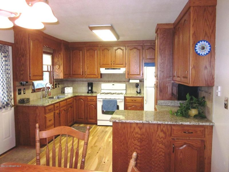 350 2nd St NE, Plainview, MN 55964