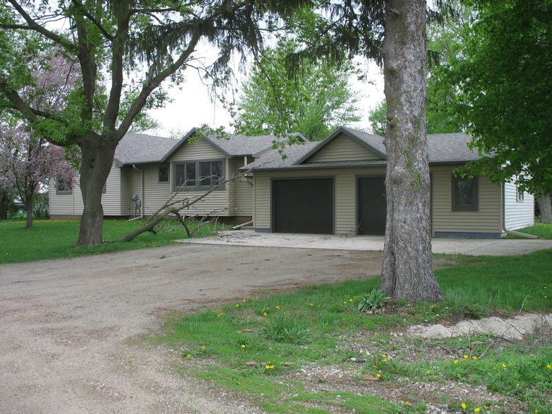 636 Main St E, Blooming Prairie, MN 55917
