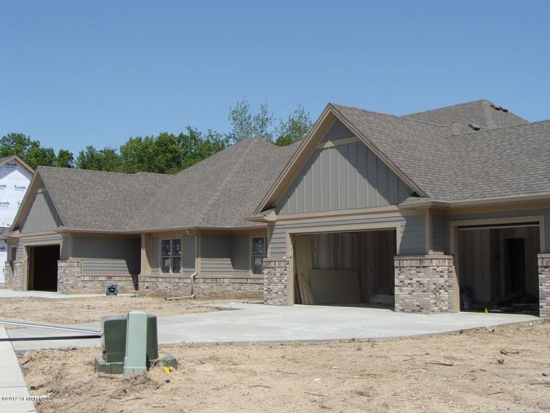 660 Fox Chase Rd SW, Rochester, MN 55902
