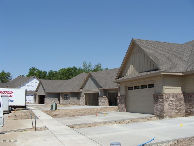 660 Fox Chase Rd SW, Rochester, MN 55902