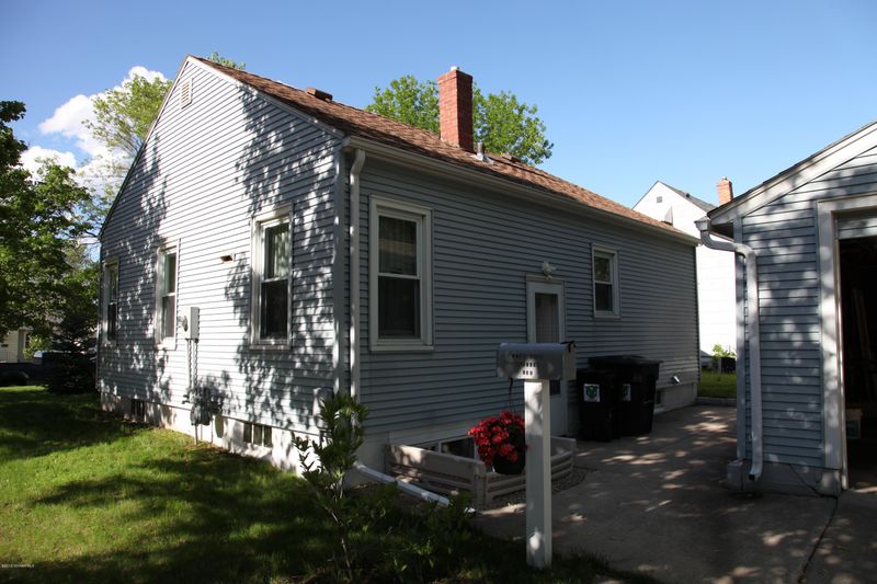 1700 E Oakland Ave, Austin, MN 55912