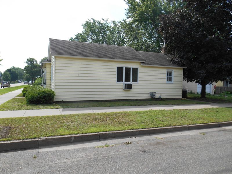 403 E 7th St, Winona, MN 55987