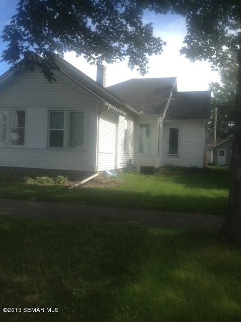 613 W 10th St, Winona, MN 55987