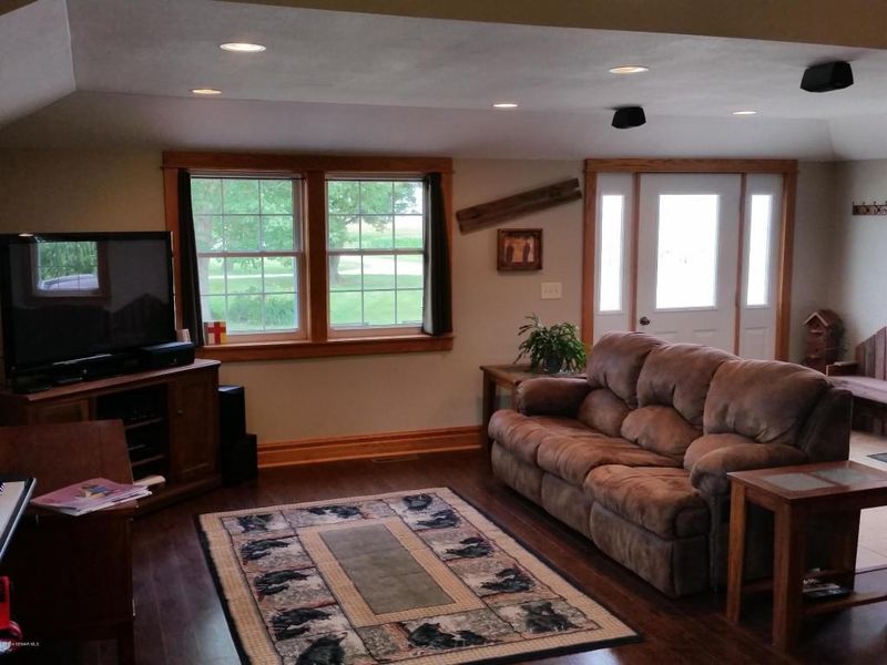 64503 320th St, Sargeant, MN 55973