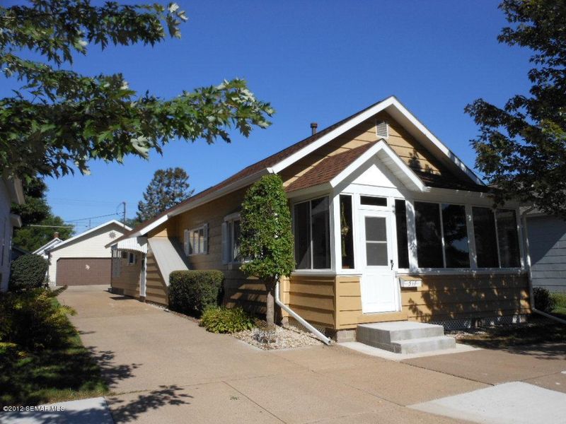 517 Dakota St, Winona, MN 55987