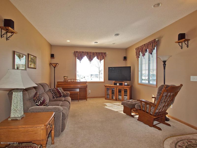 1841 Sandcherry Ct NW, Rochester, MN 55901