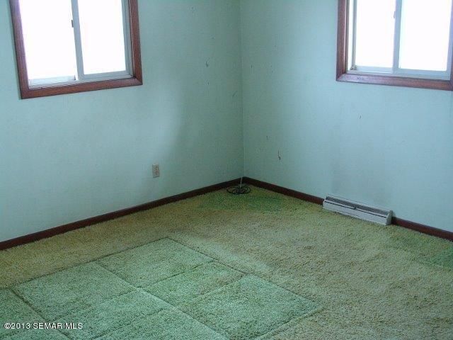 106 S Lyndale St, Mabel, MN 55954