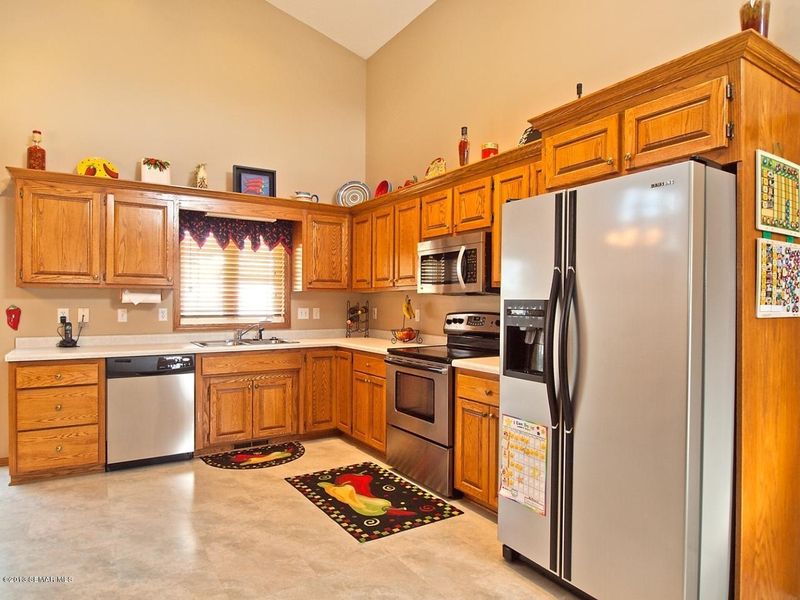 811 5th Ave SE, Stewartville, MN 55976