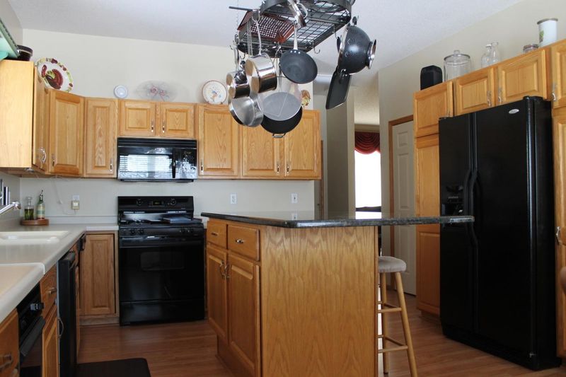 720 Greenhaven Ln NE, Owatonna, MN 55060