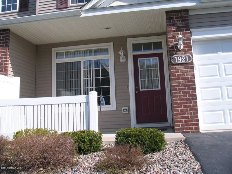 1921 Sandcherry Ct NW, Rochester, MN 55901