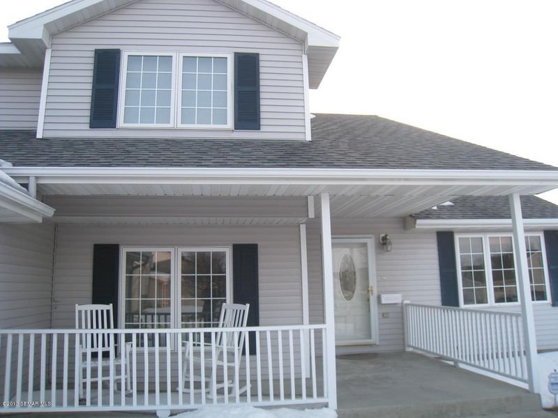 823 Lancer Dr NE, Owatonna, MN 55060
