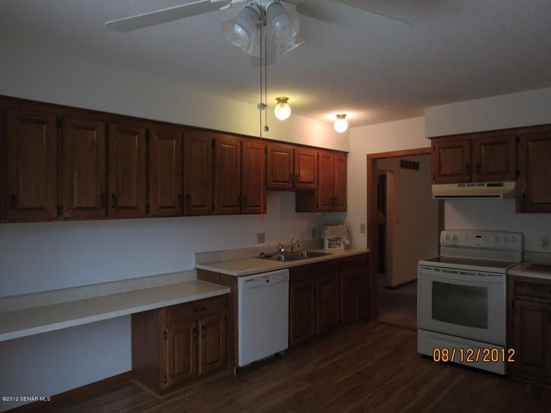 410 3rd Ave NE, Plainview, MN 55964