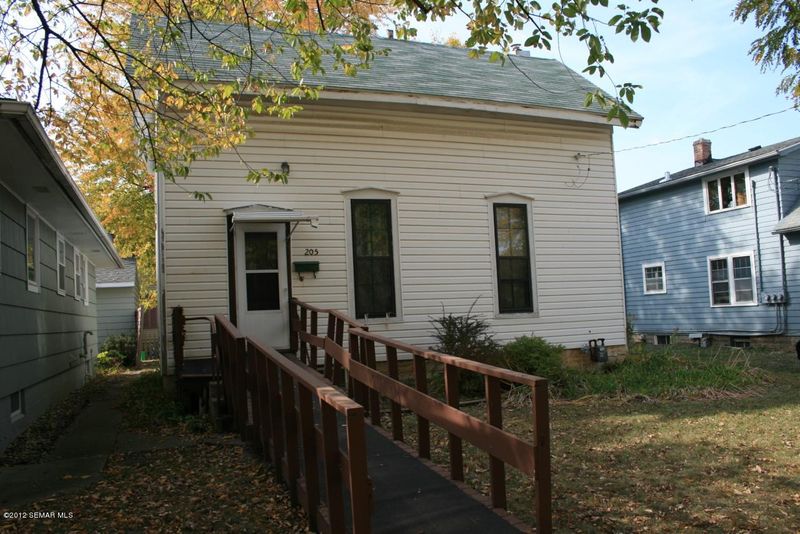 205 6th Ave NW, Rochester, MN 55901