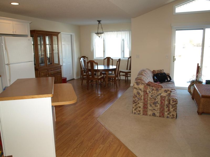 698 Sandy Ct, Wanamingo, MN 55983