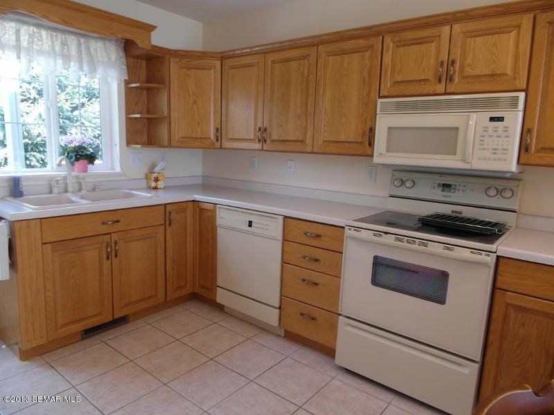 14 Carriage Ln, Owatonna, MN 55060
