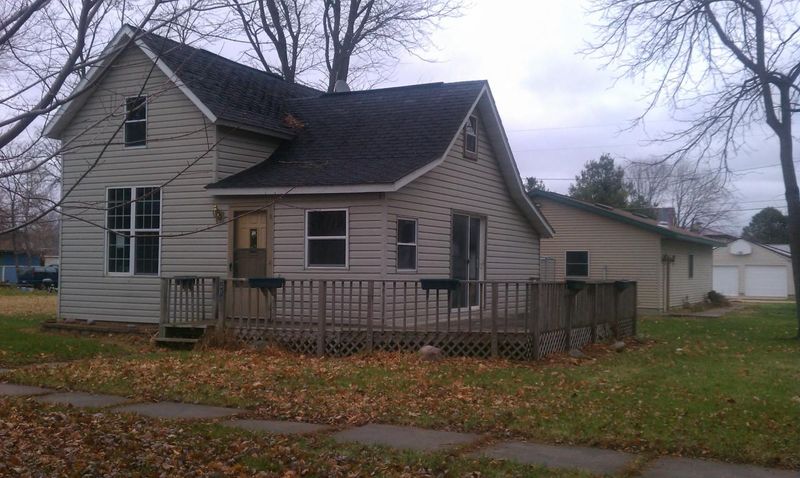 214 S Ellsworth St, Houston, MN 55943
