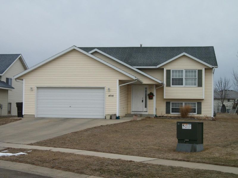 4715 59th St NW, Rochester, MN 55901