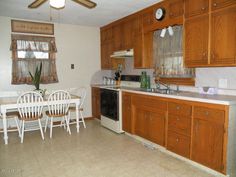 123 4th St, Eyota, MN 55934