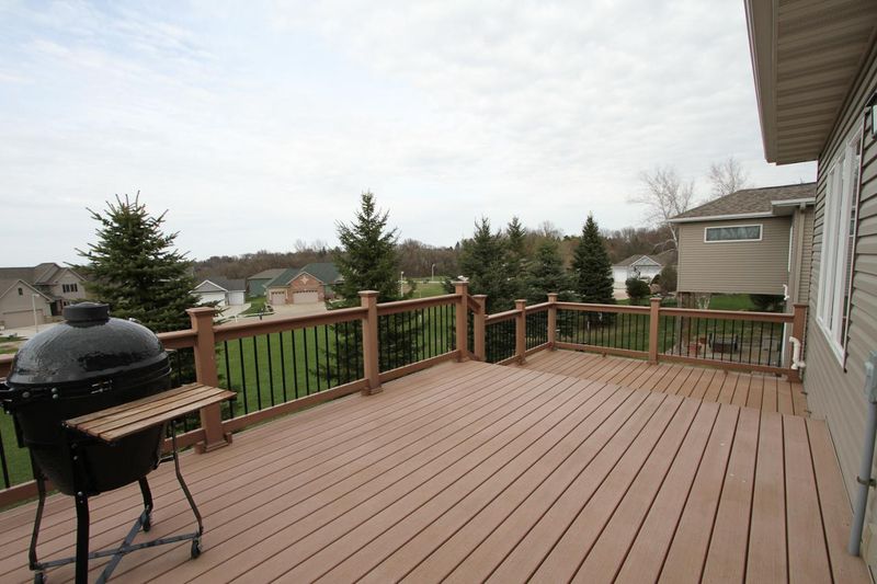 3231 James Ln NE, Rochester, MN 55906