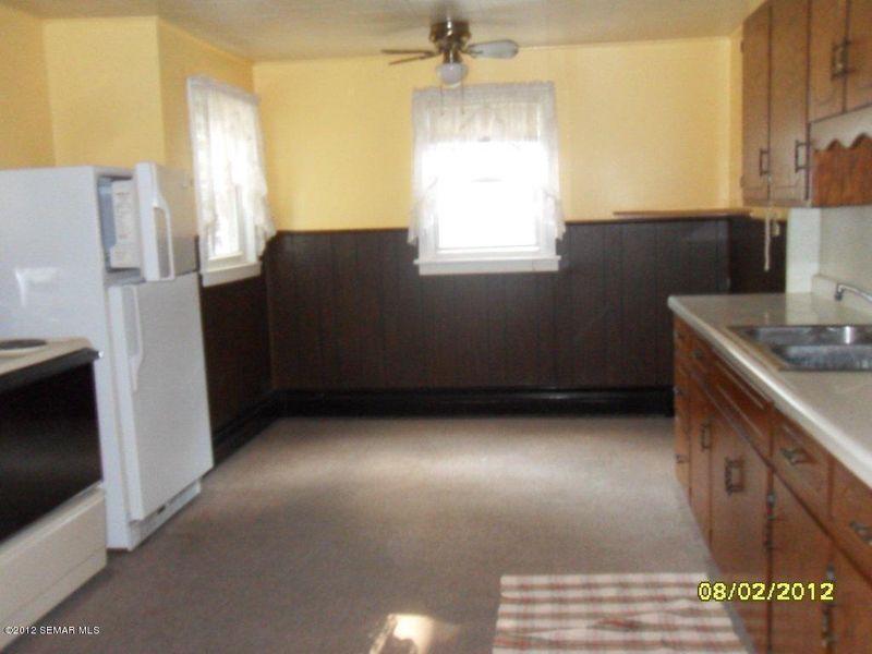 204 Benton St E, Le Roy, MN 55951