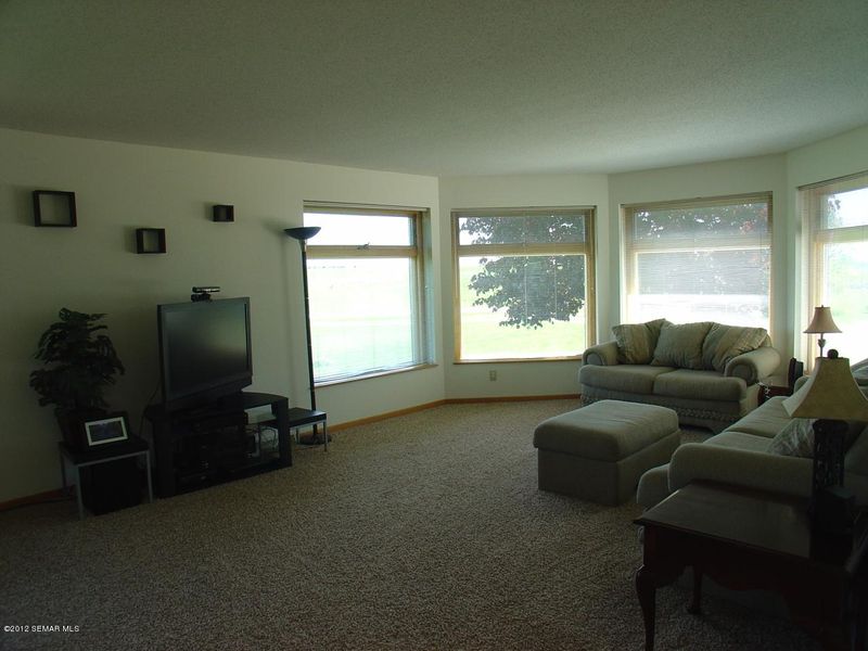 14716 County 31 Rd, Altura, MN 55910