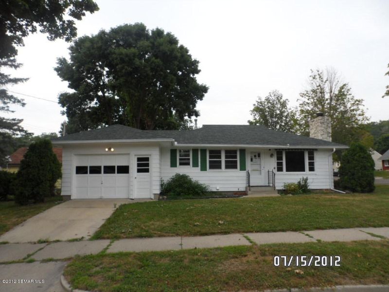 905 15th St NE, Rochester, MN 55906