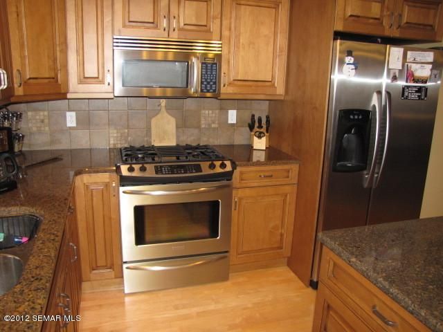 3310 Lakeridge Ln NW, Rochester, MN 55901
