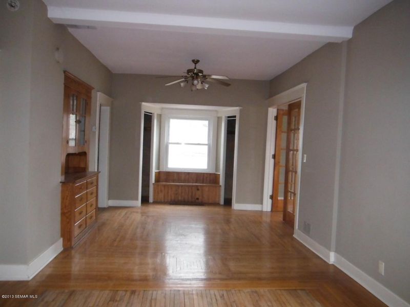 302 Park Ave NE, Elysian, MN 56028