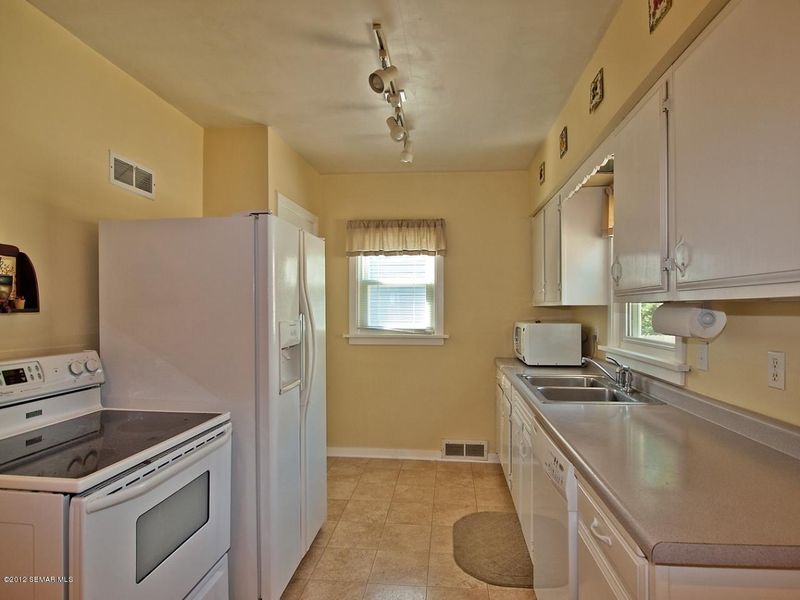 306 St Charles Ave, Saint Charles, MN 55972