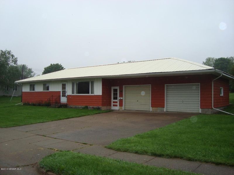 111 2nd Ave SE, Altura, MN 55910