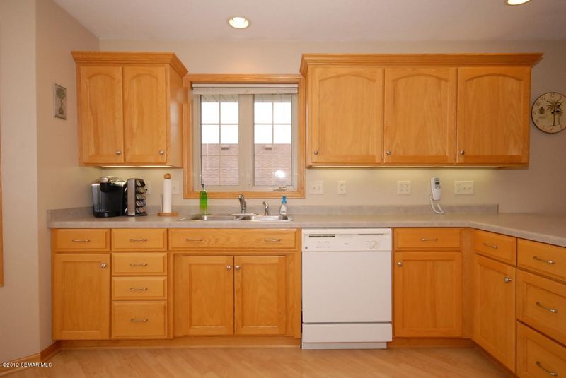 5058 Middlebrook Dr NW, Rochester, MN 55901