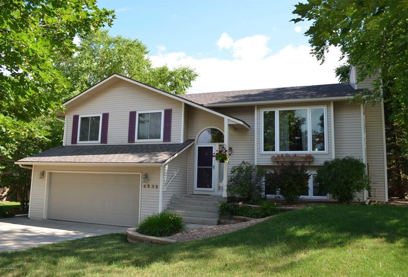 4532 3rd St NW, Rochester, MN 55901
