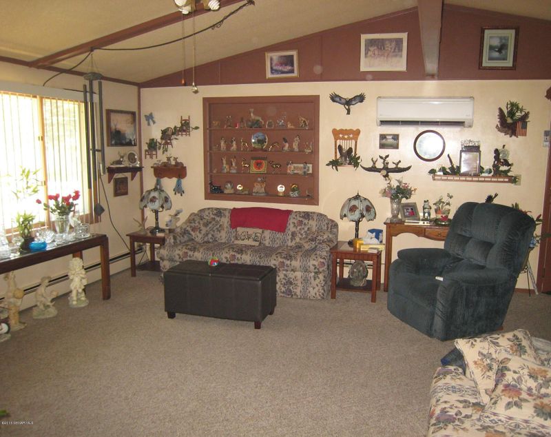 709 9th St NE, Austin, MN 55912