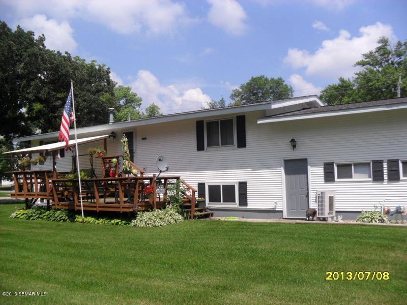709 9th St NE, Austin, MN 55912