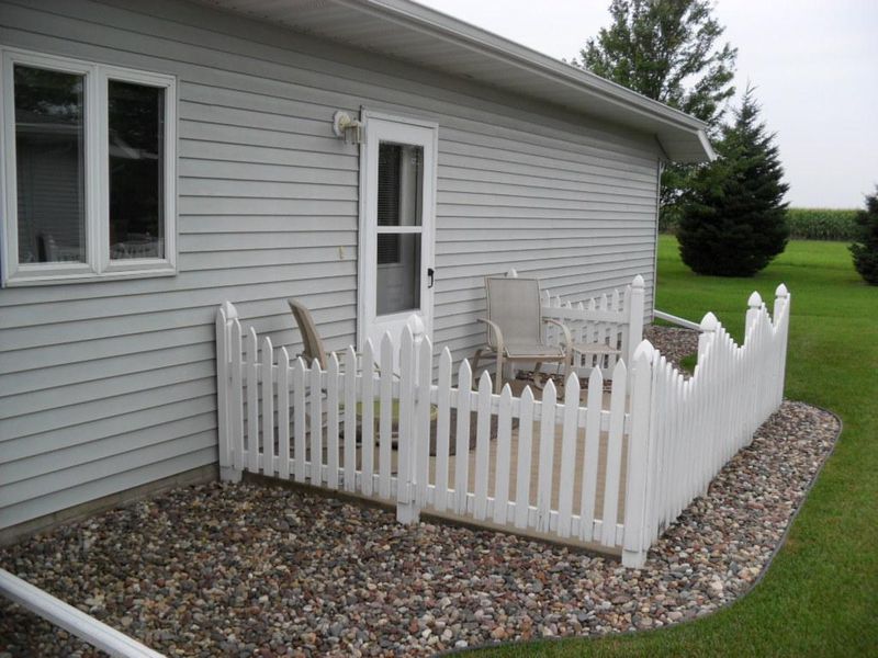 2012 16th St SW, Austin, MN 55912