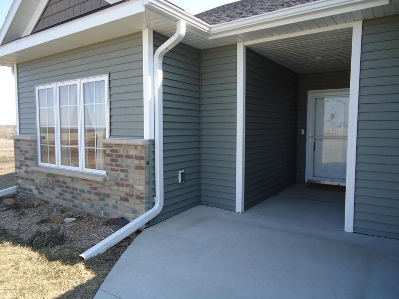 5 Abbey Ln NW, Kasson, MN 55944