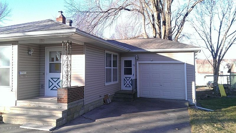 850 East Ave E, Zumbrota, MN 55992