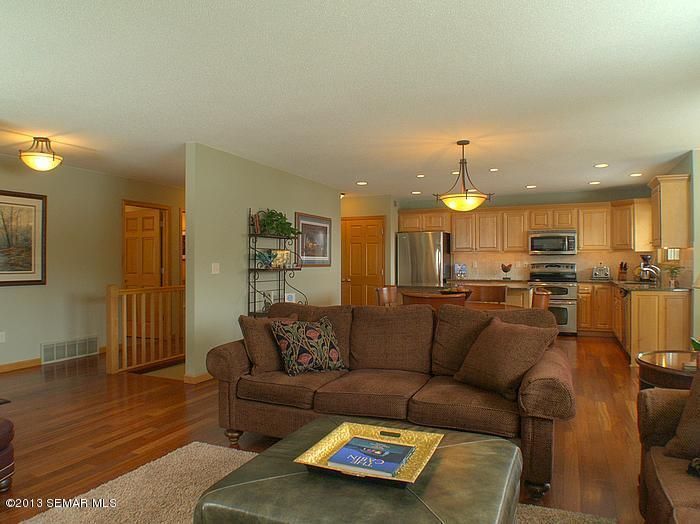 47192 Queens Cove Cir, Dresbach Twp, MN 55947
