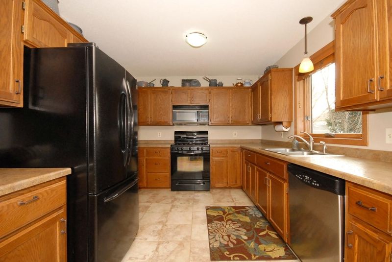 6101 Fairway Dr NW, Rochester, MN 55901