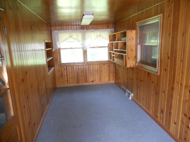 205 2nd St E, Delavan, MN 56023