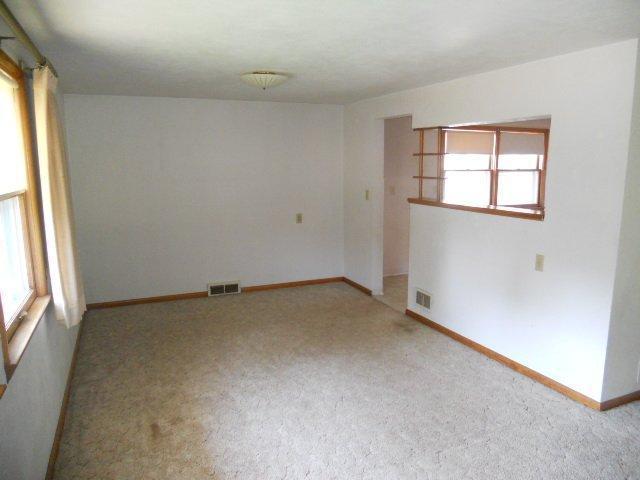 205 2nd St E, Delavan, MN 56023