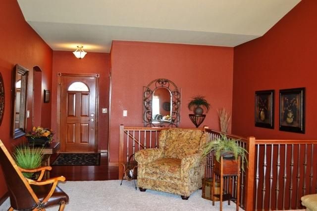 2845 Meadowview Ln NE, Owatonna, MN 55060