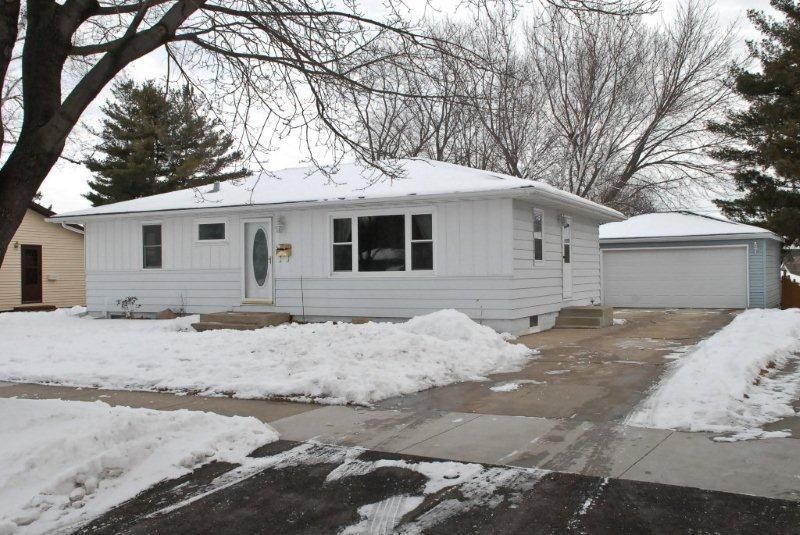 2442 21st Ave NW, Rochester, MN 55901