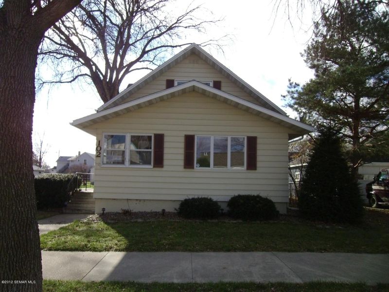102 10th St NW, Rochester, MN 55901