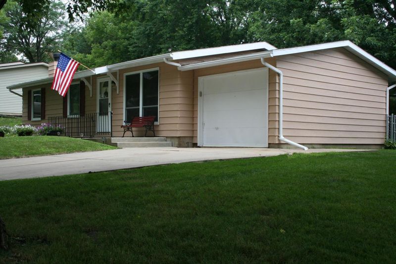 3960 Willow Heights Dr SW, Rochester, MN 55902
