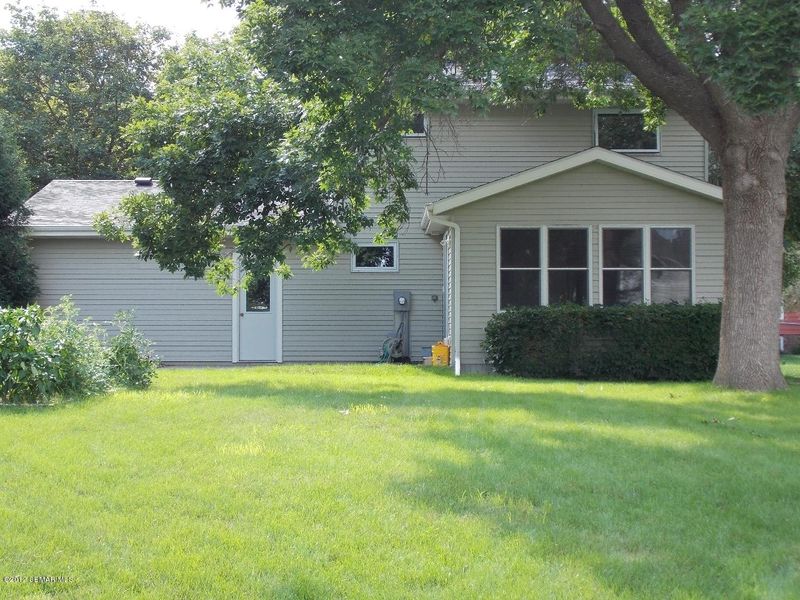 2916 4th Ave NW, Rochester, MN 55901
