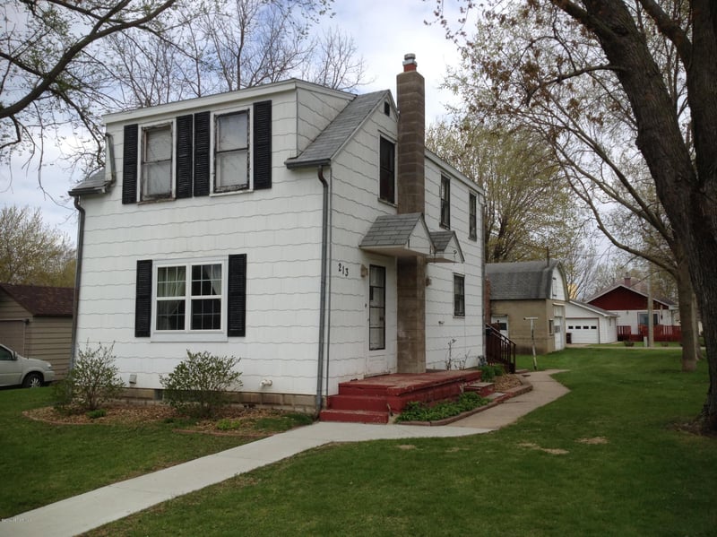 213 2nd Ave NW, Pine Island, MN 55963