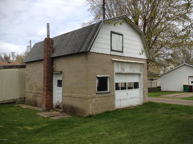 213 2nd Ave NW, Pine Island, MN 55963