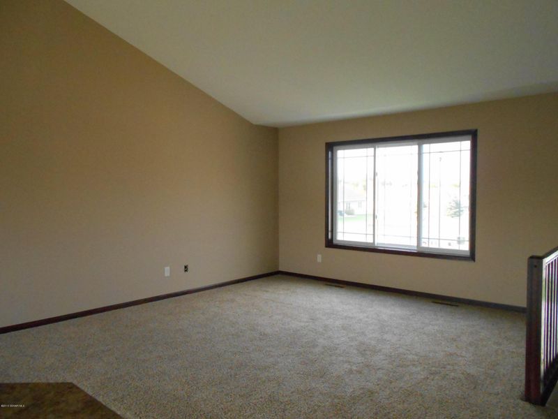 806 Beach Blvd SE, Stewartville, MN 55976