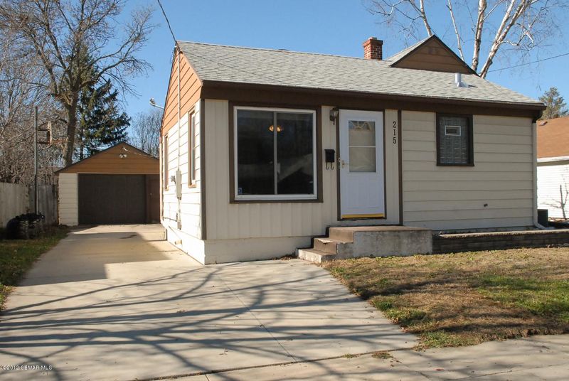 215 16th Ave SE, Rochester, MN 55904